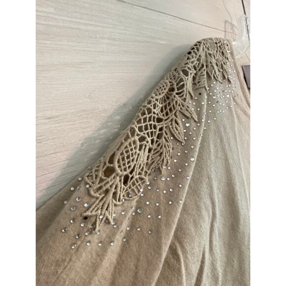 Liv Milano blouse - Picture 2 of 4